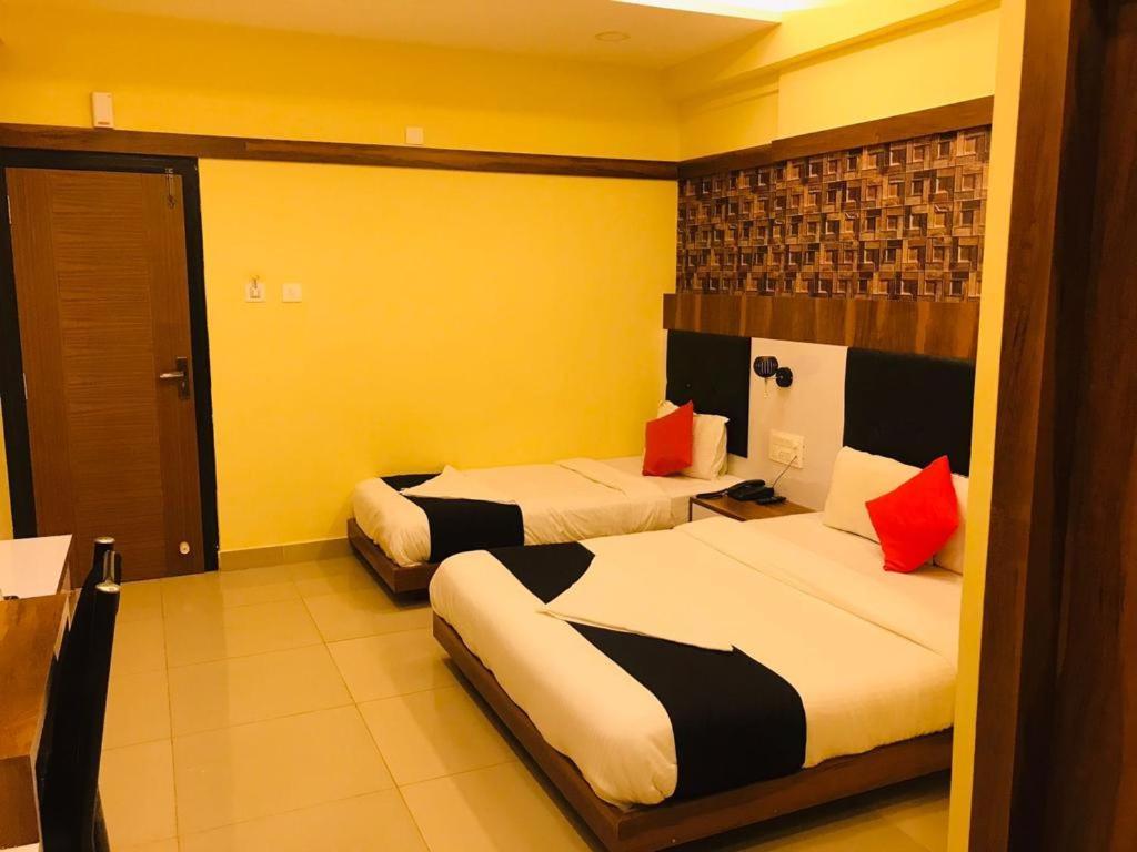 Hotel Keerthana Puttur Puttur  Zewnętrze zdjęcie