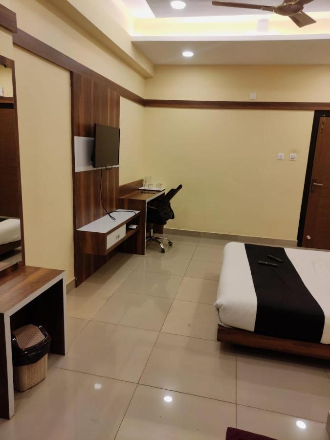 Hotel Keerthana Puttur Puttur  Zewnętrze zdjęcie