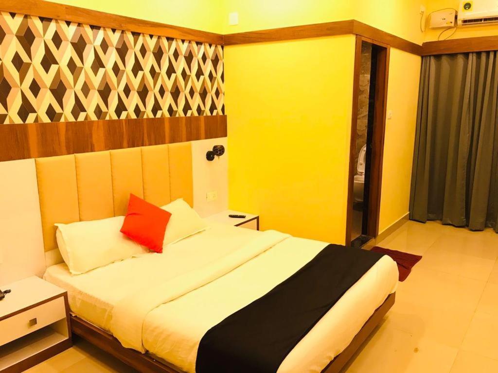 Hotel Keerthana Puttur Puttur  Zewnętrze zdjęcie
